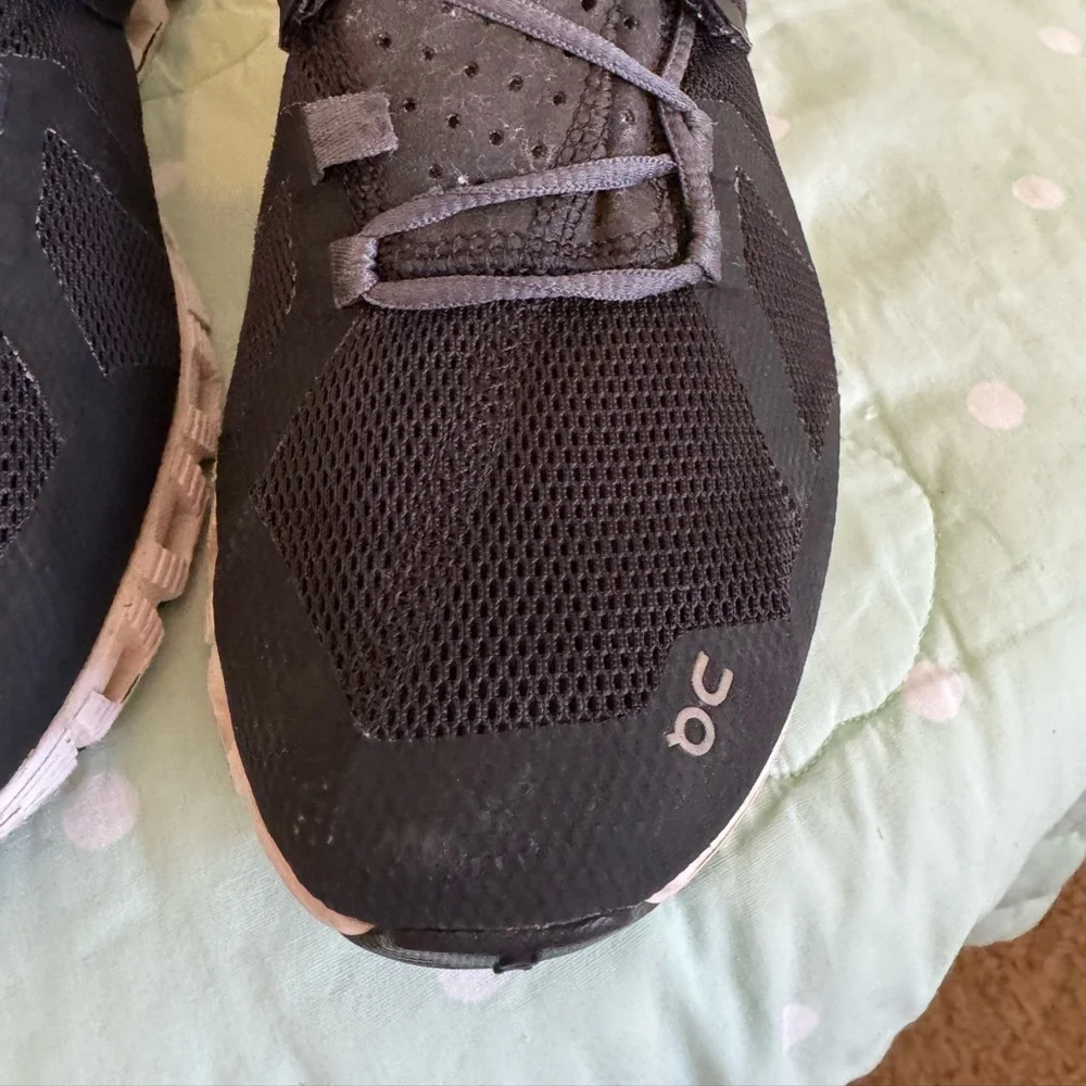 On Running Black Sneakers Womens size 8 - Picture 4 of 16